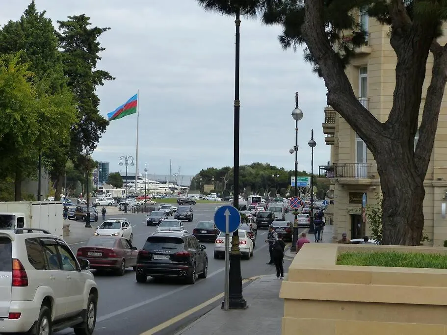 Live-Inn Stunning Apartment On Azneft Sq With President Palace & Old City Views Baku