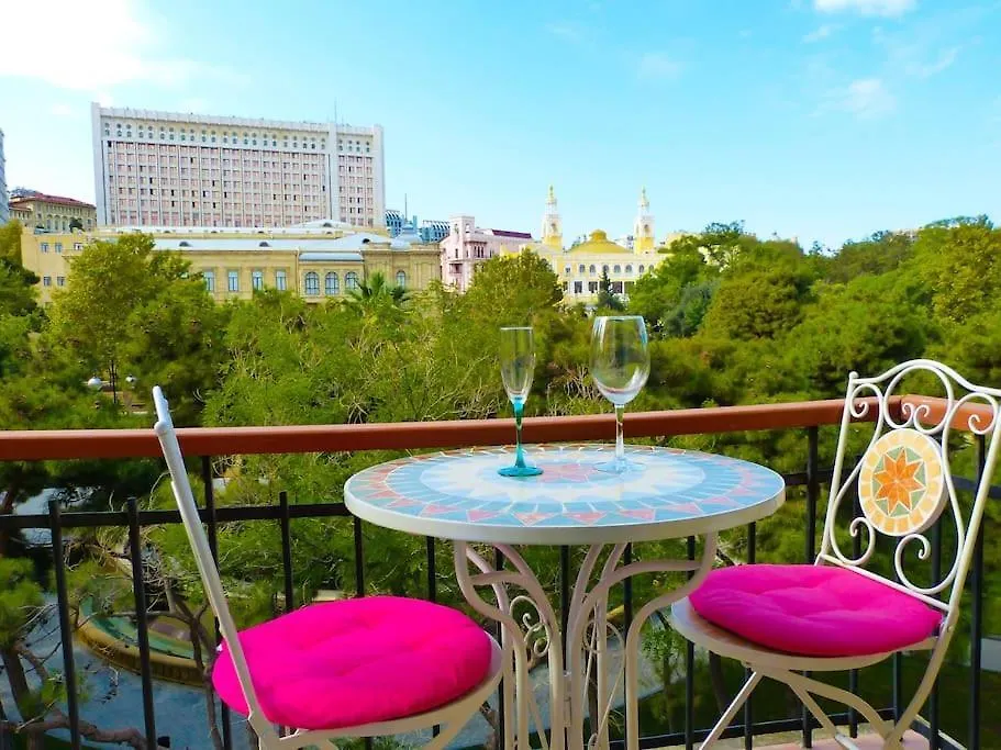 Live-Inn Stunning Apartment On Azneft Sq With President Palace & Old City Views バクー アゼルバイジャン