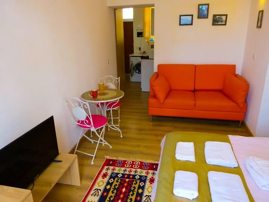 Live-Inn Stunning Apartment On Azneft Sq With President Palace & Old City Views バクー