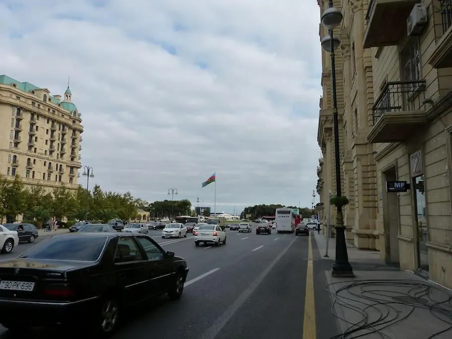 Live-Inn Stunning Apartment On Azneft Sq With President Palace & Old City Views Baku