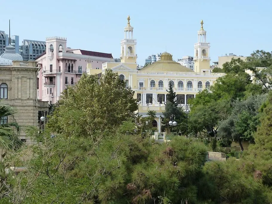 Live-Inn Stunning Apartment On Azneft Sq With President Palace & Old City Views Baku 0*,