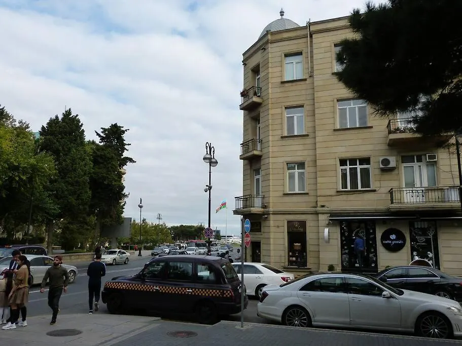 Live-Inn Stunning Apartment On Azneft Sq With President Palace & Old City Views バクー アゼルバイジャン