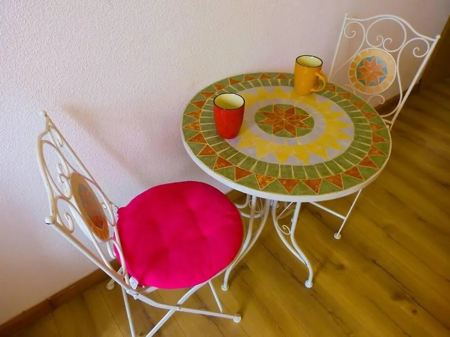 Live-Inn Stunning Apartment On Azneft Sq With President Palace & Old City Views Baku